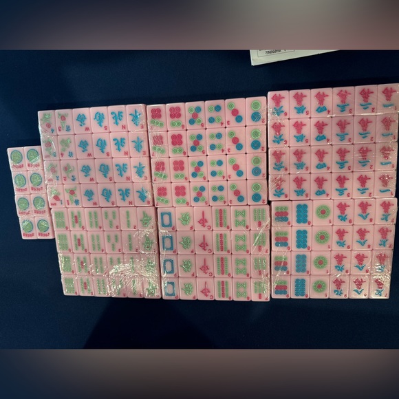 Pink Mahjong Set - Picture 2 of 3